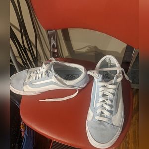 Worn once! Women's sz 8 Vans sneakers. No OG Box